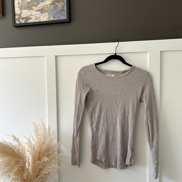 Aritzia basics bundle - Picture 4 of 5